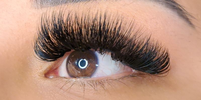 Mega Volume Lashes: The Ultimate in Lash Extensions